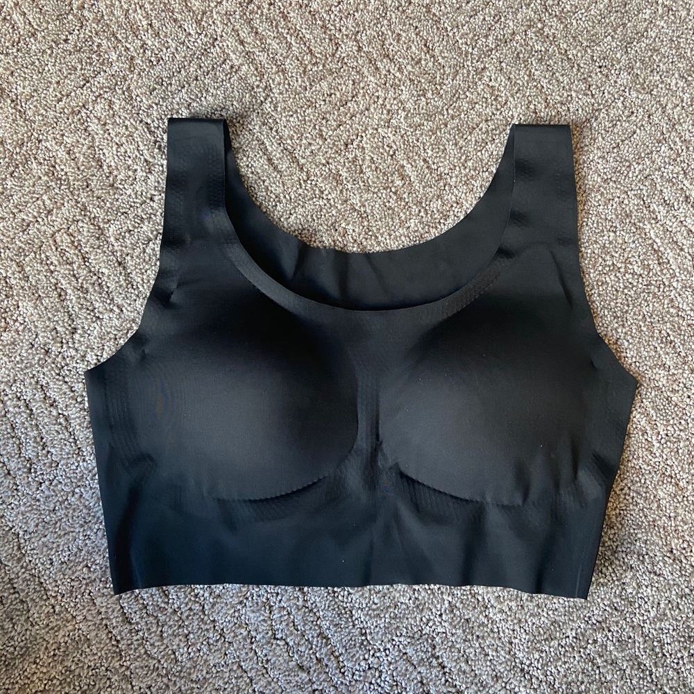 Comfort, high back bra. Removable pads, seamless.
